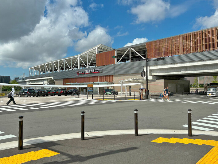 箕面萱野駅交通広場